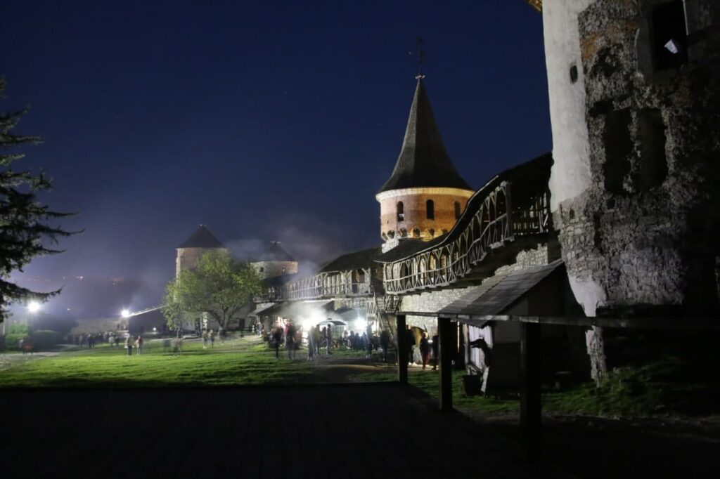 Замок Каменец-Подольский